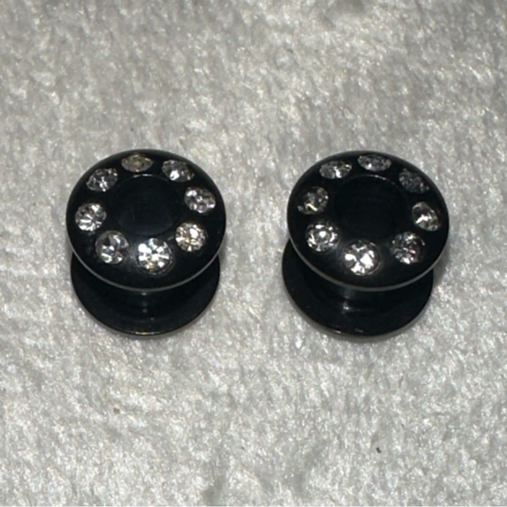 New 6 mm Ear Plugs piercings Earrings lobes never worn